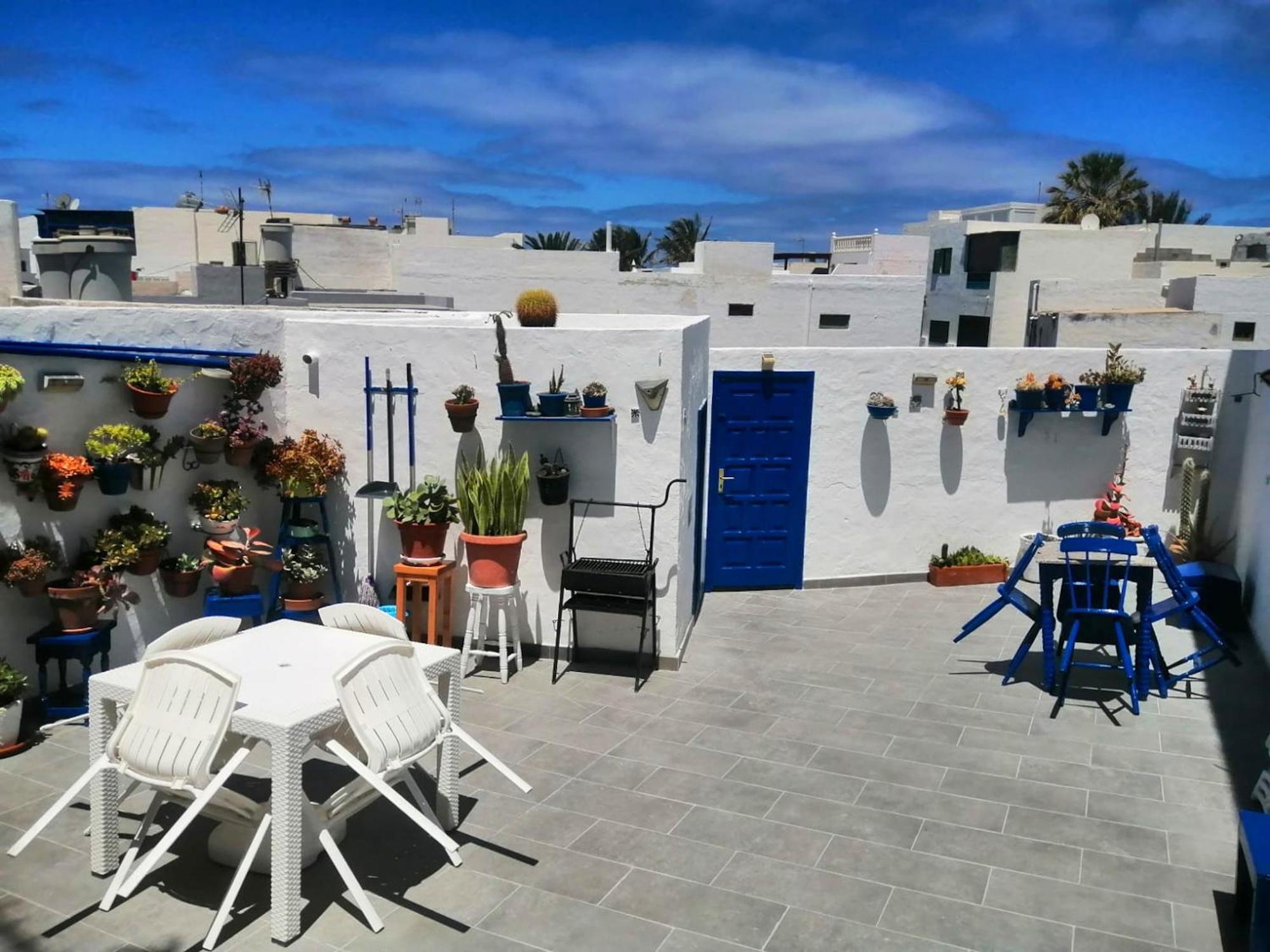 Cozy House In El Golfo + Terrace *